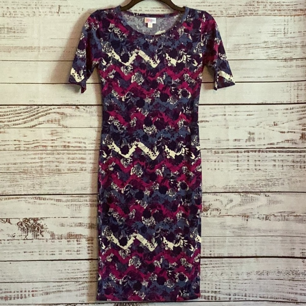 XXS Lularoe Julia floral chevron pattern